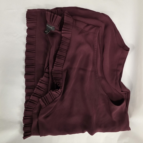 Ann Taylor Burgandy Wine Sleeveless Shell flowy Button Blouse Size M - Picture 1 of 12